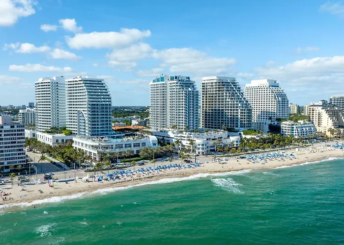 Luxury Corner 1 Bedroom W Residence With Fantastic Intercoastal Views, Pool & Hot Tub
