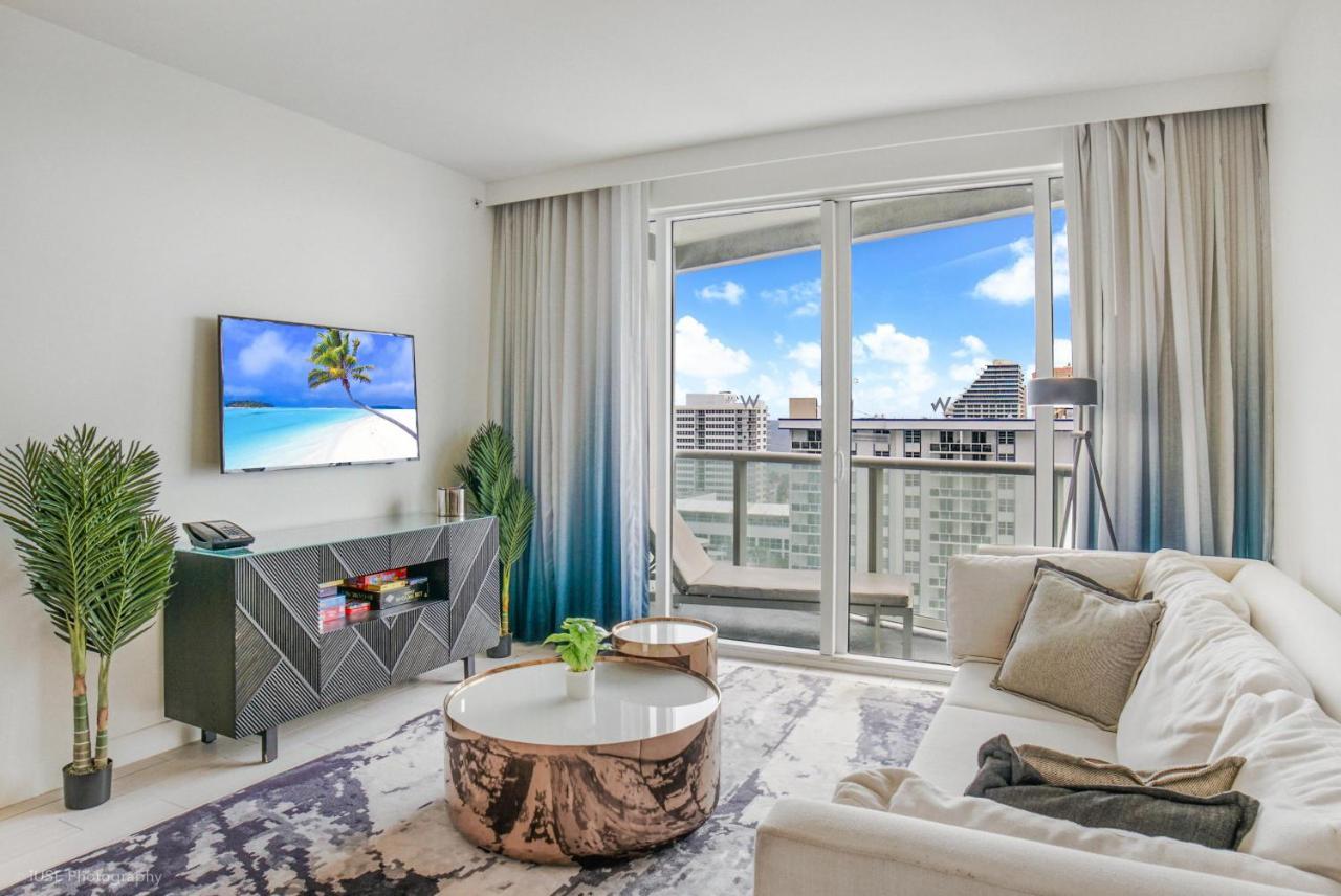 Luxury Corner 1 Bedroom W With Fantastic Intercoastal Views, Pool & Hot Tub *