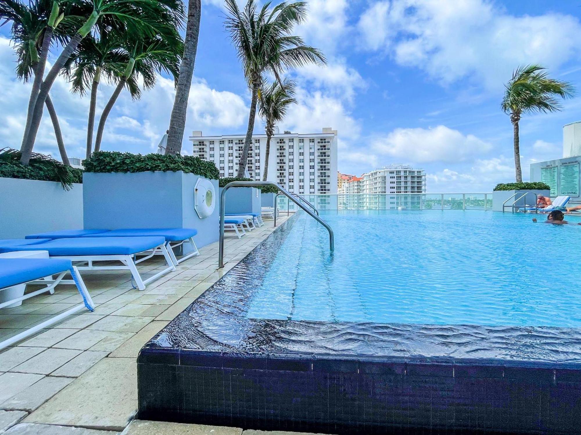 Luxury Corner 1 Bedroom W With Fantastic Intercoastal Views, Pool & Hot Tub Appartamento